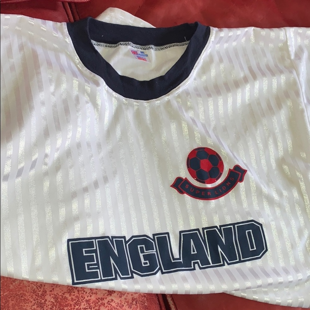 England Soccer (football) Jersey , Mens Medium